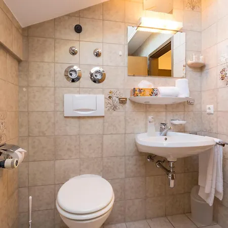 Steingroever Apartman *